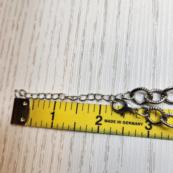 Hammered Medallion Rhinestone Silver Tone Chain Necklace Statement Jewelry - Picture 6 of 6